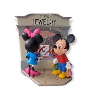 2008 Disney - Window Shopping